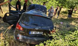 Malatya'da Direksiyon Hakimiyetini Kaybeden Sürücü Şarampole Uçtu