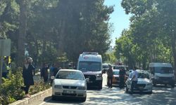 Elazığ'da İki Otomobil Çarpıştı: 2 Kişi Yaralandı