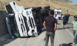 Malatya'da Seyir Halindeki Tır Devrildi! Ulaşım Bir Süre Kontrollü Sağlandı