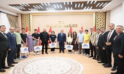 Malatya'nın Gururu Oldular! LGS Türkiye Birincileri Vali Yavuz'la Bir Araya Geldi