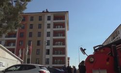 Malatya’da TOKİ Konutlarında Ücretlerini Alamayan 8 İşçi Çatıya Çıktı!