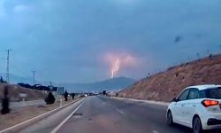 Malatya’da yıldırım böyle düştü! O anlar kamerada