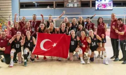 ŞAMPİYON TÜRKİYE! Filenin Sultanları Akdeniz Oyunları’nda Altın Madalyayı Kaptı