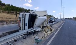 Kayseri'de Dehşet Anları! Kontrolden Çıkan Tır Yan Yattı