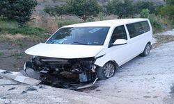 Adıyaman'da Kontrolden Çıkan Araç Menfeze Çarptı