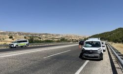 Adıyaman'da Hafif Ticari Araç İle Otomobil Çarpıştı: 5 Kişi Yaralandı
