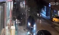 Elazığ'da İki Otomobil Çarpıştı: Kaza Anı Güvenlik Kamerasında