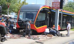 Tramvayın Altında Kaldı! 24 Yaşındaki Genç Kadın Ağır Yaralandı