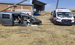 Elazığ’da Araç Yoldan Çıktı! Tarlaya Uçan Araçta 5 Kişi Yaralandı