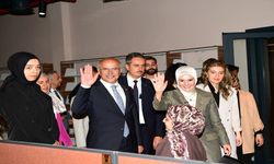 Malatya’da Kütüphaneyi Gezen Bakan Göktaş’tan Dikkat Çeken Öneri