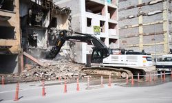 Malatya'da O Bina Artık Yok! Üç Katlı Metruk Yapı Yıkıldı