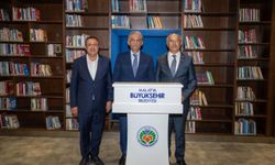 Şehir Kütüphanesine Bakan Yardımcısı Nadir Alpaslan'dan Tam Not