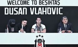 Beşiktaş'ta Dusan Vlahovic İçin Görkemli İmza Töreni: 20 Bin Taraftar Tribünleri Doldurdu!