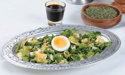 Malatya’da Kahvaltı Sofralarının Gizli Lezzeti! Yumurtalı Marul Salatası
