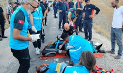 Elazığ’da Can Pazarı! İşçileri Taşıyan Minibüs Uçuruma Yuvarlandı: 5’i Ağır 13 Yaralı
