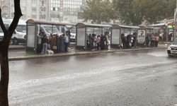 Elazığ'da Aniden Bastırdı! Sağanak Ve Dolu Hayatı Felç Etti