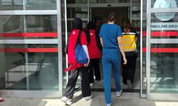 Yemek Sonrası Fenalaştılar! 4 Öğrenci Hastaneye Kaldırıldı