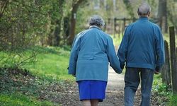 Alzheimer’ın Sinyalleri Yıllar Önce Başlıyor: Bu İpuçlarına Dikkat!