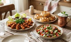 Bugün Ne Pişirsem Diyenlere: Kırmızı Mercimek Köftesi Ve Patatesli Börek Menüsü