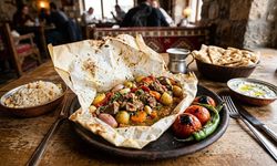 Kağıt Kebabı Nasıl Yapılır? Fırından Çıktığı Gibi Sofranın Yıldızı Oluyor
