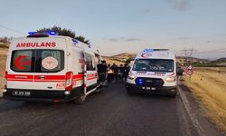 Adıyaman’da İki Otomobil Birbirine Girdi! 8 Kişi Yaralandı