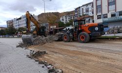 Darende’de O Yol İçin Beklenen Adım! Parkeler Sökülüyor, Sıcak Asfalt Geliyor