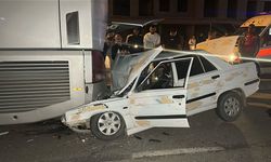 Malatya’da Çevre Yolunda Kaza! Otomobil Otobüsün Altına Girdi, 3 Yaralı