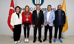 Avrupa Şampiyonu Hatice Akbaş’tan İnönü Üniversitesi’ne Ziyaret