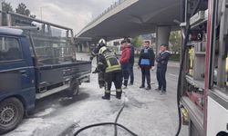 Yolda Giden Kamyonette Korkutan Anlar! Lastiği Bir Anda Yandı
