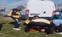 Gaziantep’te Kavşakta Feci Çarpışma! Kamyonet Refüje Çıktı, 2 Yaralı