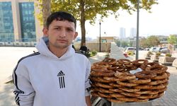 KPSS’ye Girmek İçin Tezgâhını Emanet Etti! Simitçinin Elazığ Halkına Güveni Tam
