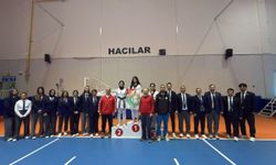 Kayseri’de Taekwondo Heyecanı! 100’e Yakın Sporcu Madalya İçin Yarıştı
