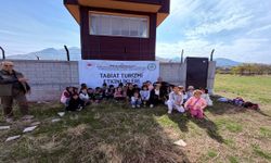 Elazığ’da Minik Öğrenciler Doğayla Buluştu! Kuşları Gözlemleyip Fotoğraf Çektiler