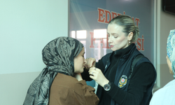 KPSS’de Sınav Kapısında Dikkat Çeken Anlar: Küpelerini Çıkarmak Zorunda Kaldı