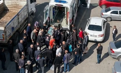 Kamyonun Altında Kalan Vatandaş Yaralandı! Ekipler Seferber Oldu