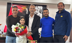 Arapgirli Genç Yüzücü Buğlem Aydın’dan Başkan Cömertoğlu’na Teşekkür