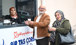 Malatya’da Sabah Saatlerinde Hastaneye Gidenlere Sıcak İkram!