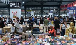 Malatya Kitap Fuarı’nda Dikkat Çeken Tablo! Ünlü Yazarlar Gençlerin İlgisine Hayran Kaldı