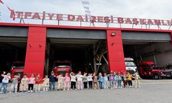 Malatya’da Minik İtfaiyeciler İş Başında! Erdem Okulu Öğrencilerinden İtfaiyeye Renkli Ziyaret
