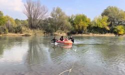 Dicle Nehri Kenarında Mahsur Kaldılar! 2 Kişiyi İtfaiye Kurtardı