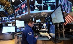 Küresel Piyasalarda Kırmızı Alarm! Petrol Yükseldi, Teknoloji Hisseleri Geriledi