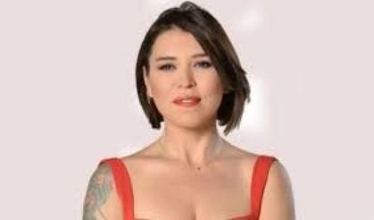 Gazeteci Esin Övet Güzellik Uğruna Kör Oluyordu!