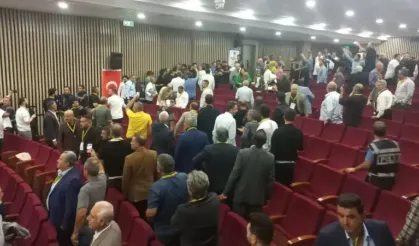 YMS kongresinde kavga çıktı