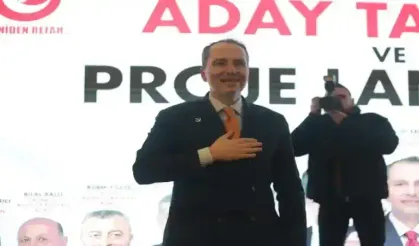  Erbakan Cumhurbaşkanı adaylığını ilan etti