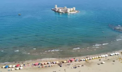 Mersin'de Bayram Tatili: Kızkalesi ve Sahiller Dolup Taştı!