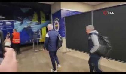 Kadıköy’de Sinirler Gerildi! Mourinho, Okan Buruk’un Burnunu Sıktı