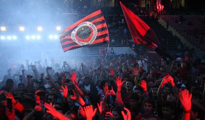 YMS maçının ardından Gençlerbirliği şampiyonluk kupasını kaldırdı