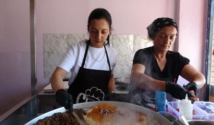 Malatya'nın İlk Kadın Tantuni Ustası: İsmihan Kaçar Önyargıları Dürümle Sarıyor