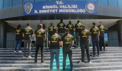 Film Gibi Hırsızlık: Masa Üstündeki Paralar Uçtu, Zanlı Cezaevini Boyladı!