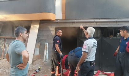 Mobilya deposunda yangın!